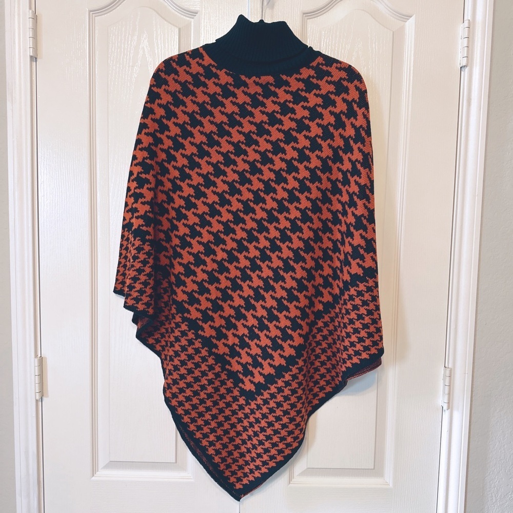 Woman’s Poncho Houndstooth Turtle Neck